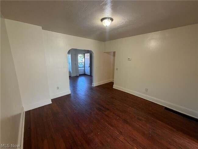 Building Photo - 15416 Waterloo Rd