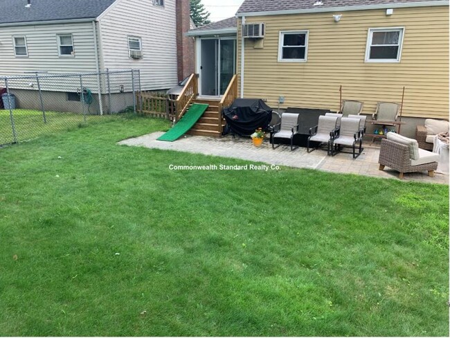 Building Photo - 3 bedroom in Waltham MA 02453