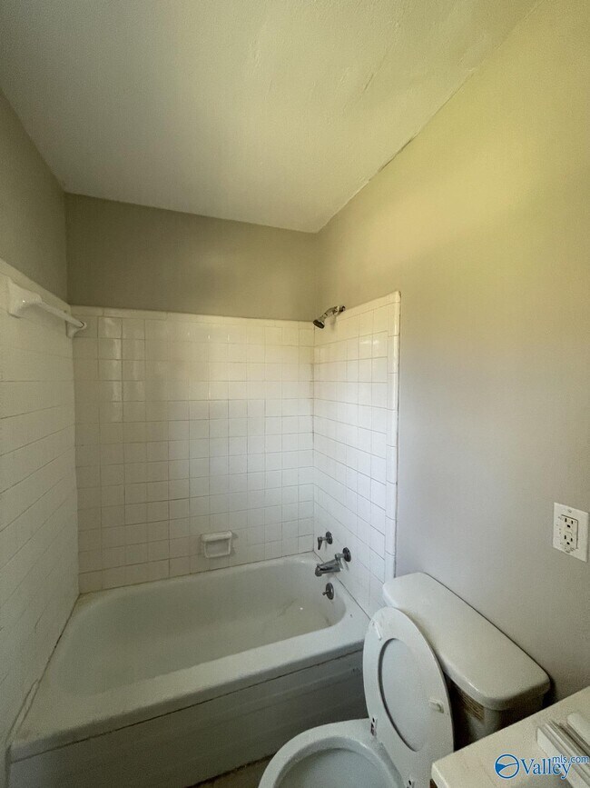 Building Photo - 4002 Offutt Ct NW