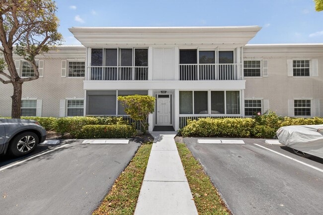 Building Photo - 6429 Bay Club Dr