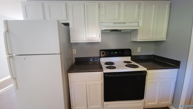 Building Photo - 6117 Melrose Rd NW