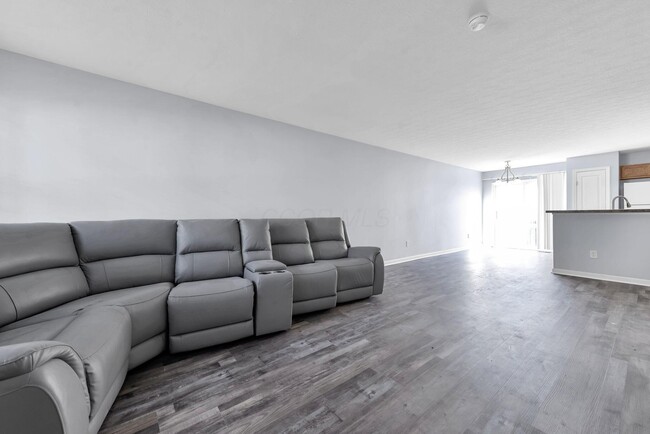 Building Photo - 8326 Bruntsfield Rd