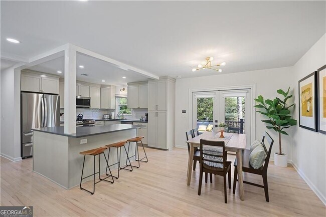 Building Photo - 677 Hillandale Cir