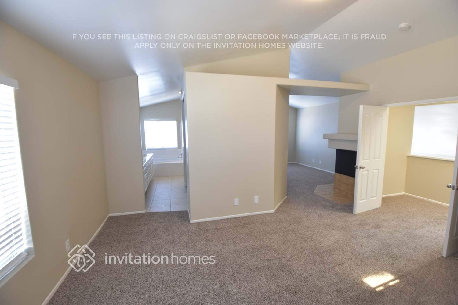 Building Photo - 24340 Saddlebag Ct