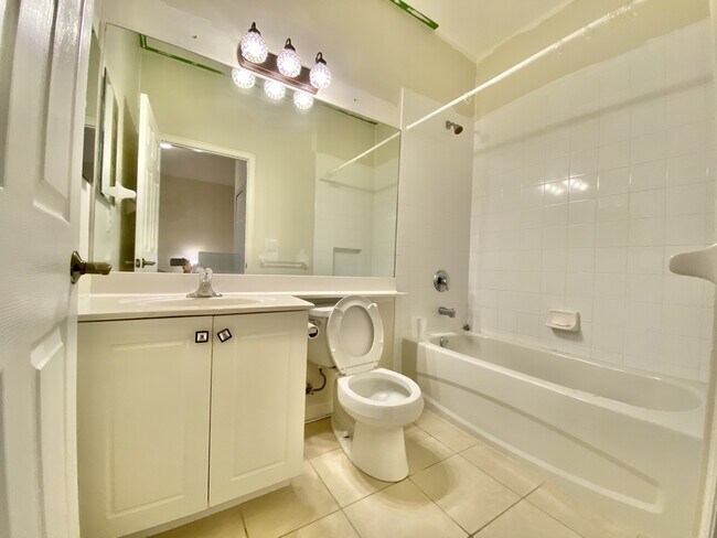 Building Photo - 7472 Bristol Cir