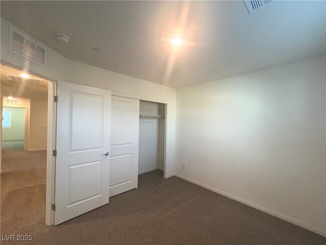 Building Photo - 510 Golden Cardinal Ave