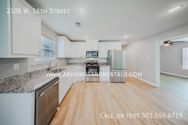 Building Photo - 2108 W 16th St