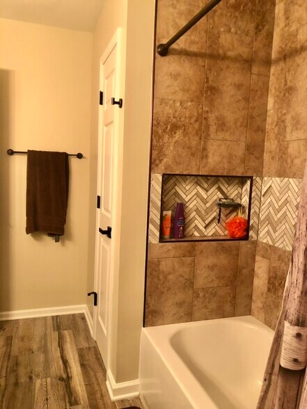 Building Photo - 9947 Reindeer Way Ln