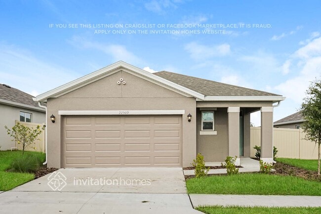 Building Photo - 22509 Hidden Palms St