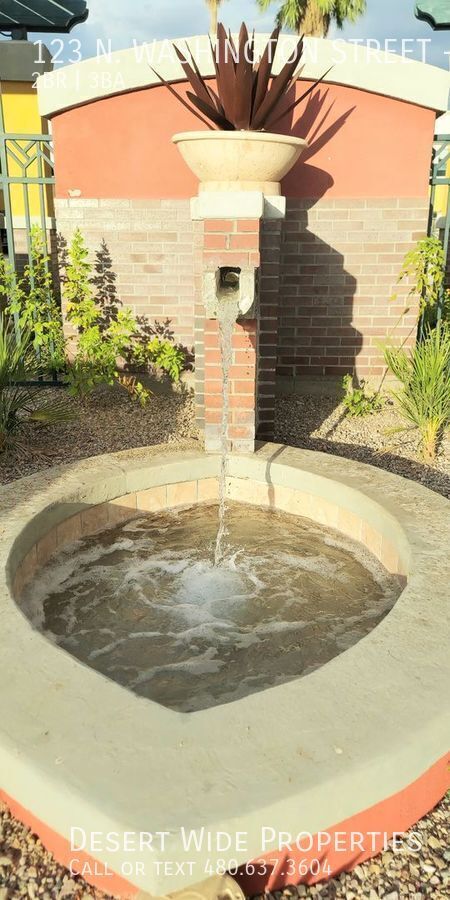 Building Photo - 123 N Washington St