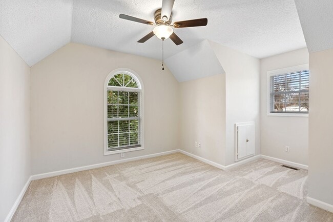 Building Photo - Beautiful 3 BR, 3BA Home-District 1 Schools, Walking Distance to Downtown Inman