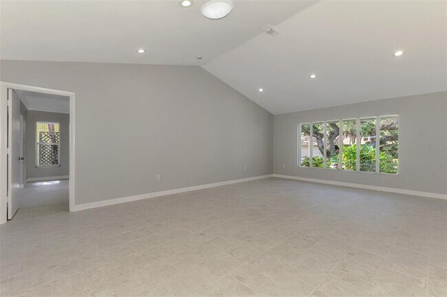 Building Photo - 1224 S View Dr