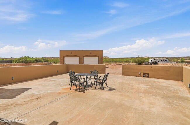 Building Photo - 810 Banna Ct