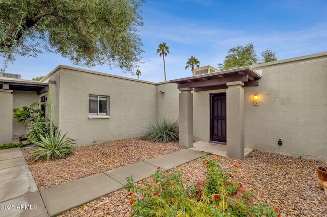 Building Photo - 16819 E Gunsight Dr