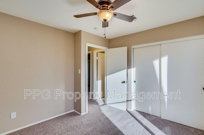 Building Photo - 521 E Kristal Way
