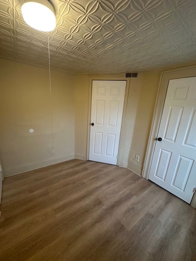 Building Photo - 621 Joseph Ave