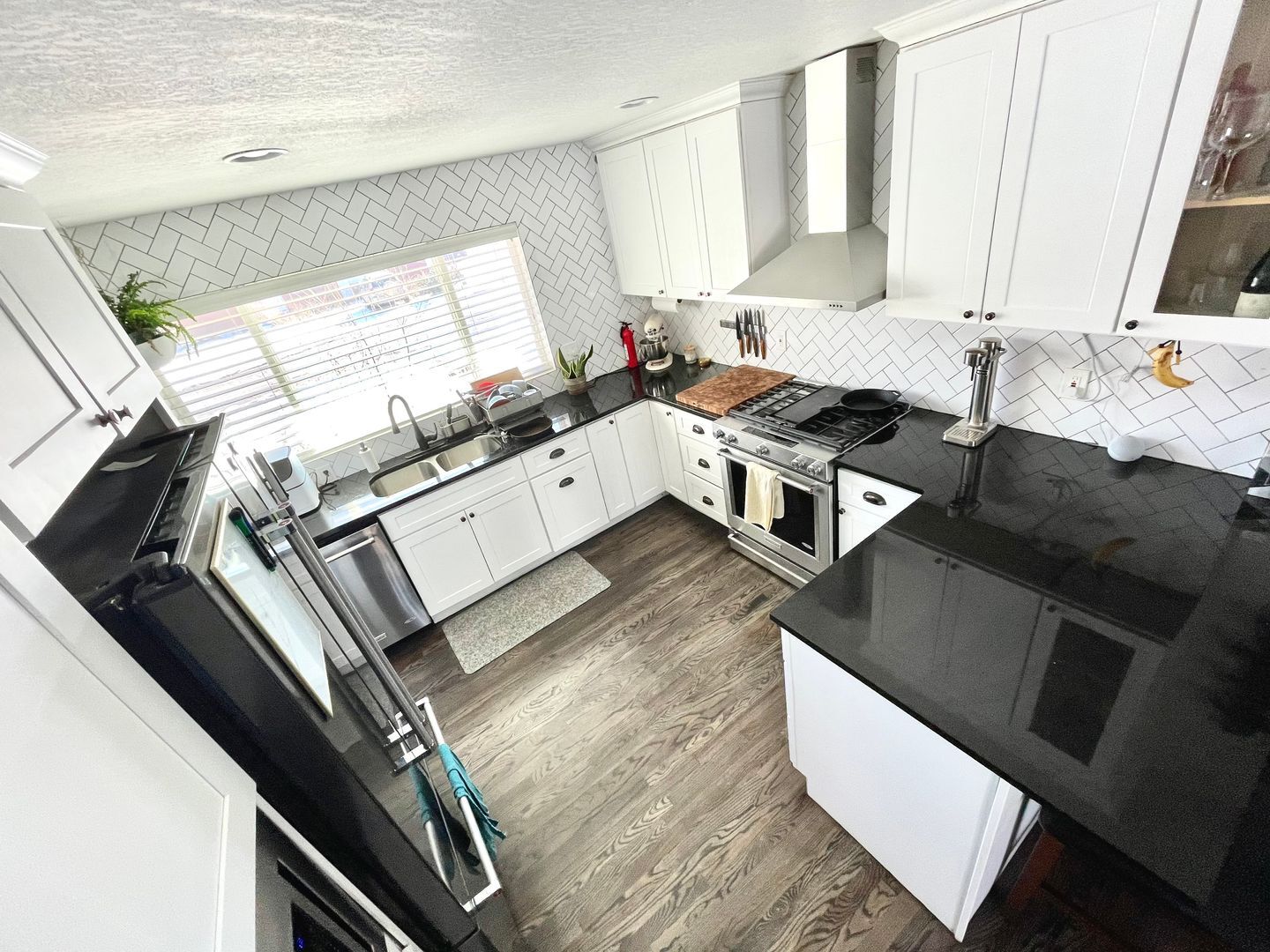 Building Photo - 4585 Martin Dr