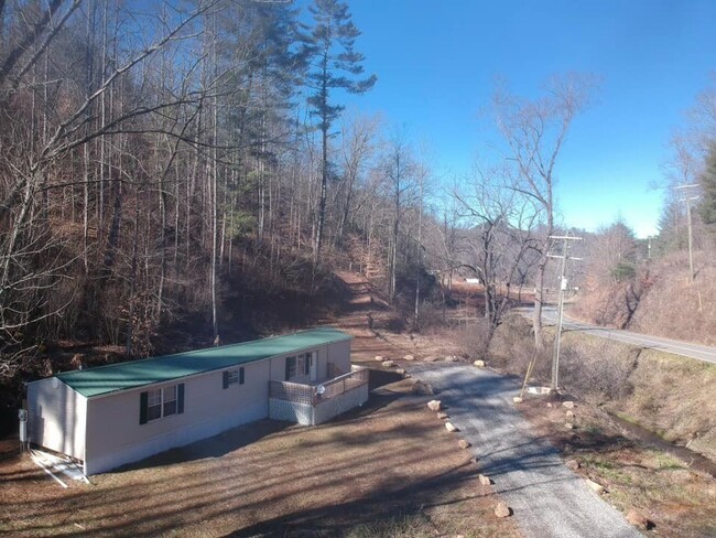 Building Photo - 2bd/2ba mobile home on Little Savannah available for year-long lease May 1st $1450 a month