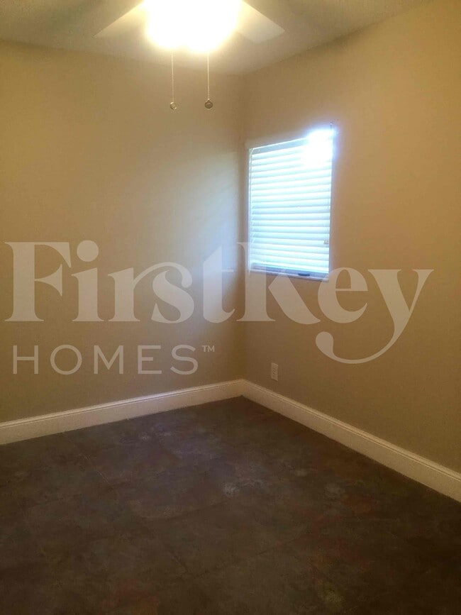 Building Photo - 19742 Carolina Cir