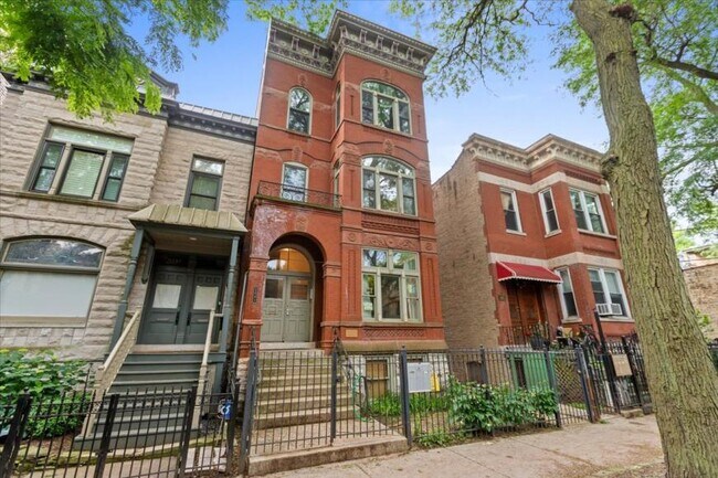 Building Photo - 2 bedroom in Chicago IL 60622
