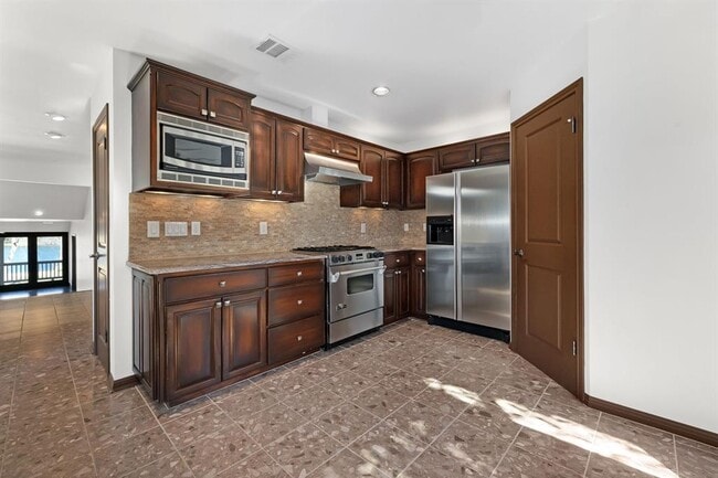 Building Photo - 10810 River Terrace Cir