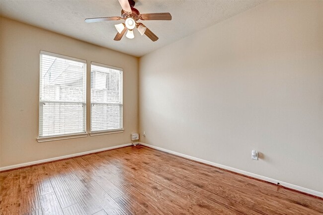 Building Photo - 1772 Aden Dr