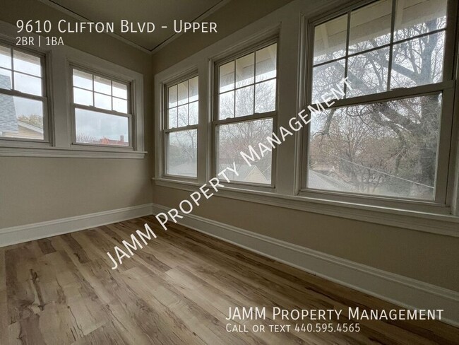 Building Photo - Updated 2 Bedroom Unit in Cleveland!