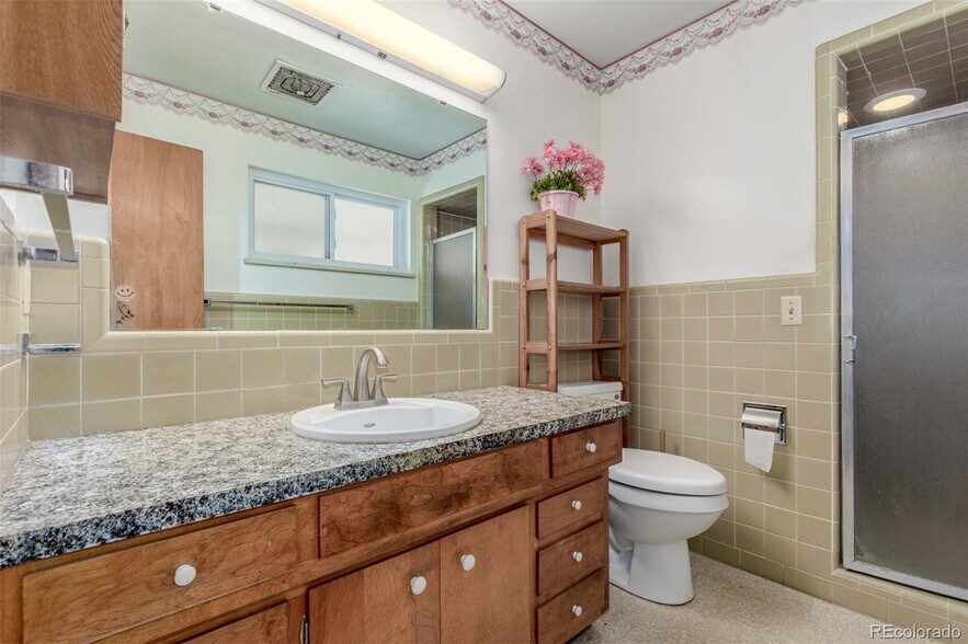 Building Photo - 680 S Canosa Ct