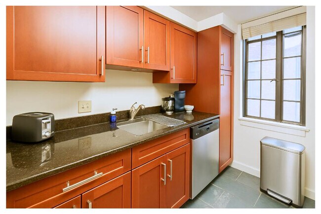 Building Photo - 111-23 N 15th St