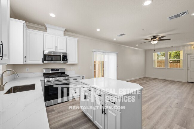 Building Photo - 1511 Bell St