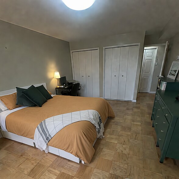 Spacious Bedroom - 1900 Lyttonsville Rd