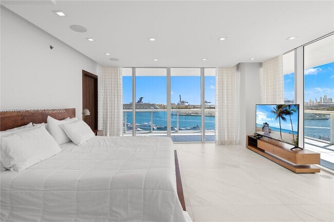 Building Photo - 450 Alton Rd