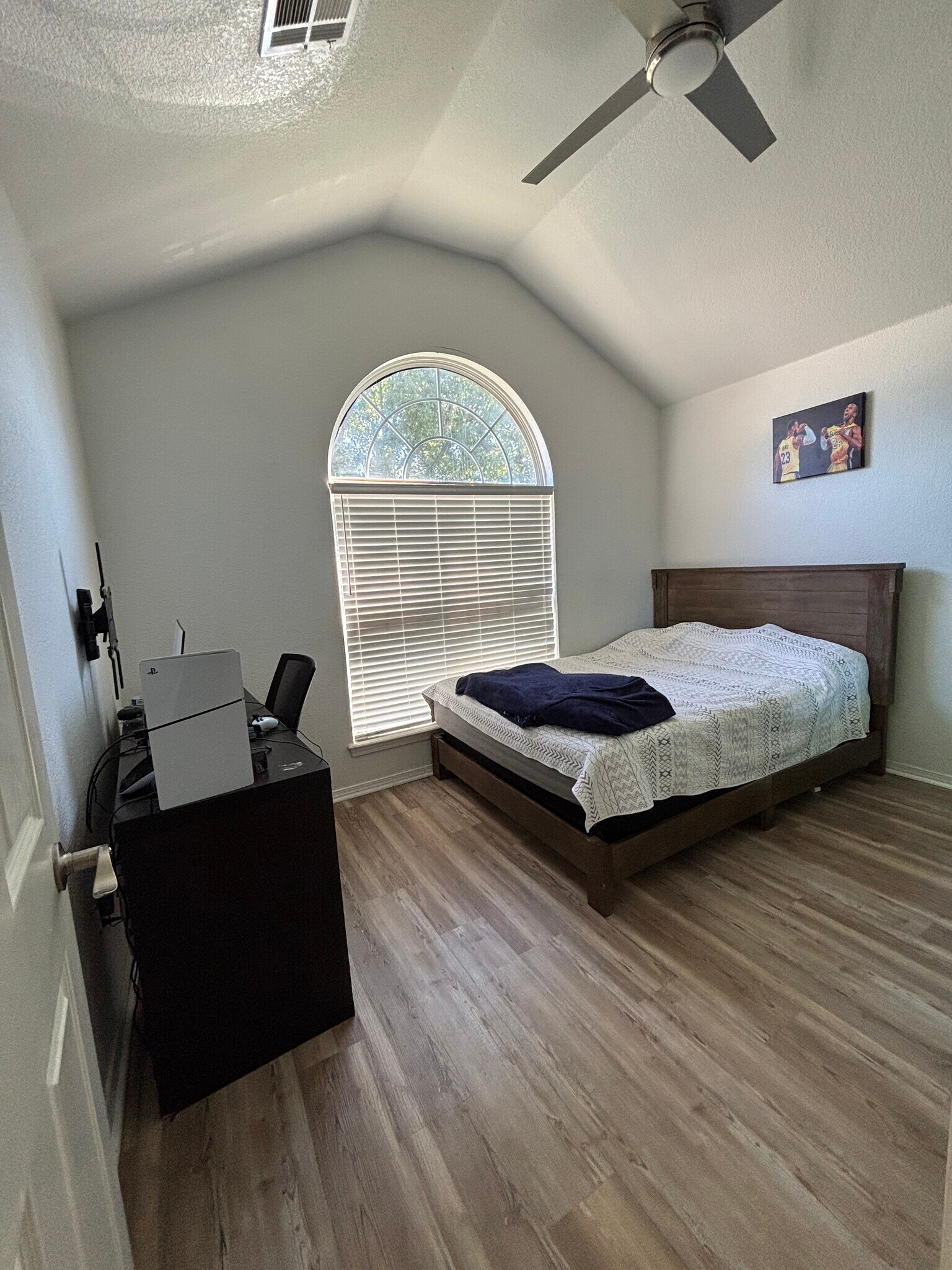 Building Photo - 431 Spicewood Trl
