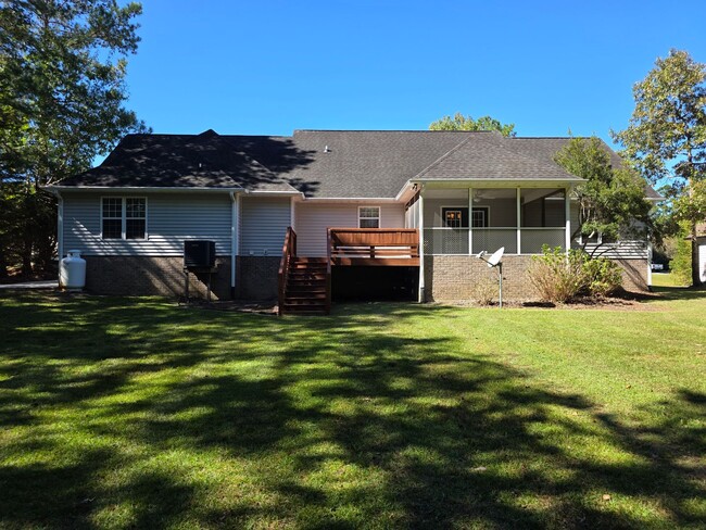 Building Photo - 345 Farina Dr