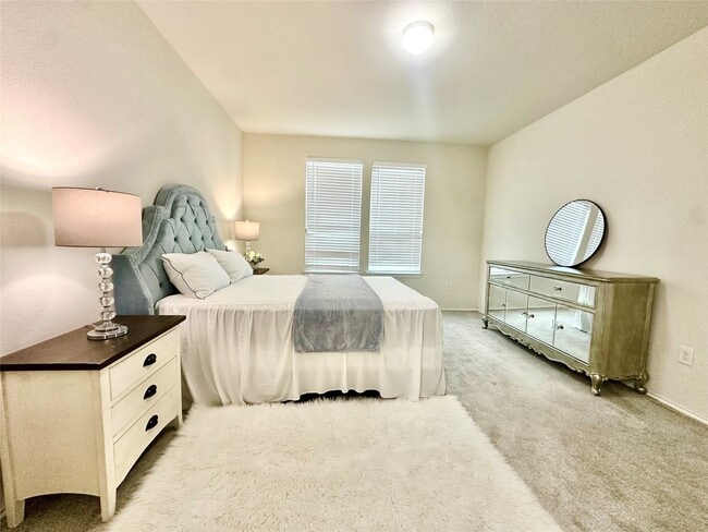 Building Photo - 14614 Sierra Garden Dr