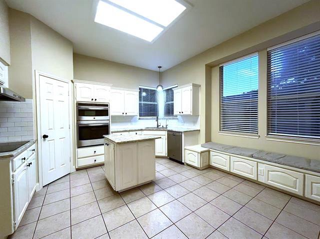 Building Photo - 2113 Aspenwood Dr N