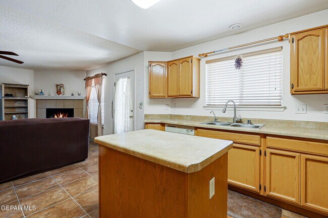 Building Photo - 12193 Sun Arbor Pl