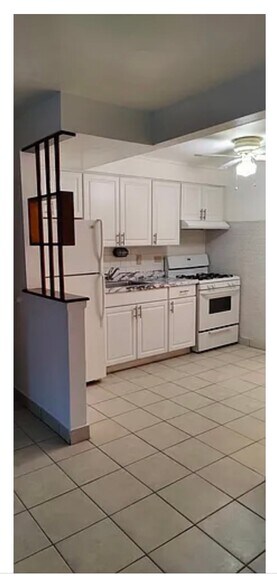 Building Photo - 10466 Betty Ct