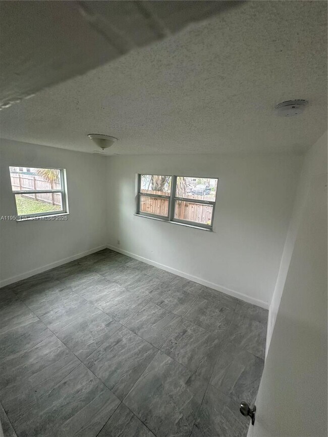 Building Photo - 151 W 11th St