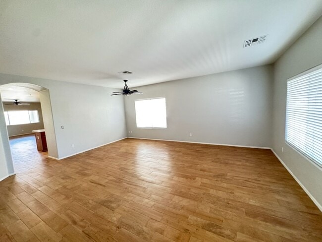 Building Photo - Chandler 4 bed 2 bath