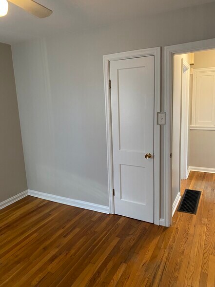 Building Photo - 5626 Leumas Rd