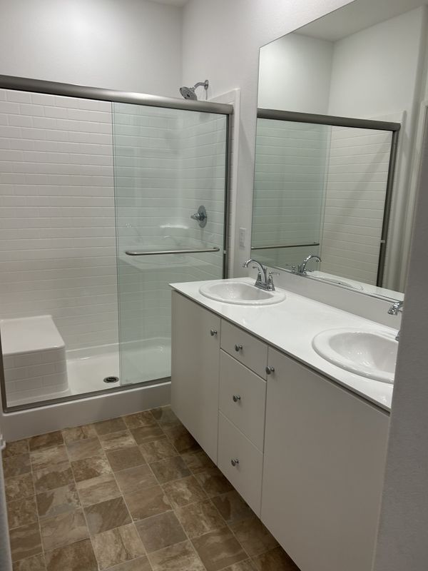 Building Photo - 5585 Kate Way