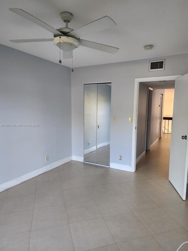 Building Photo - 537 N University Dr