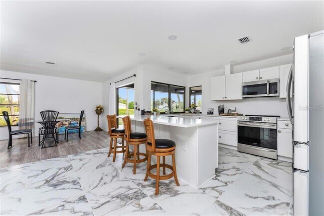 Building Photo - 880 Van Gogh Rd