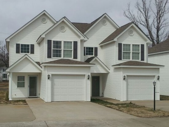 Building Photo - 823 Calvert Dr