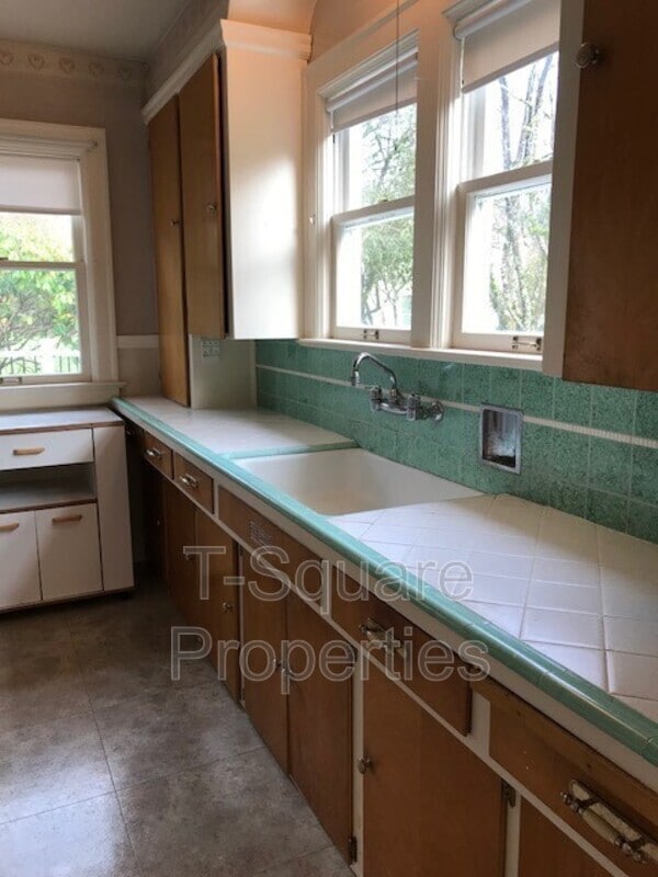 Building Photo - 9056 Avondale Rd NE