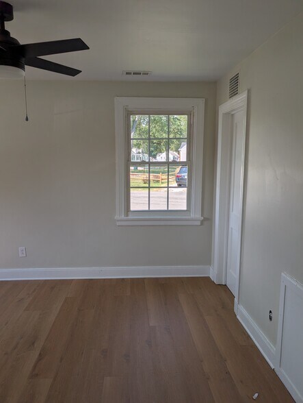 Building Photo - 12 Naglee Ave