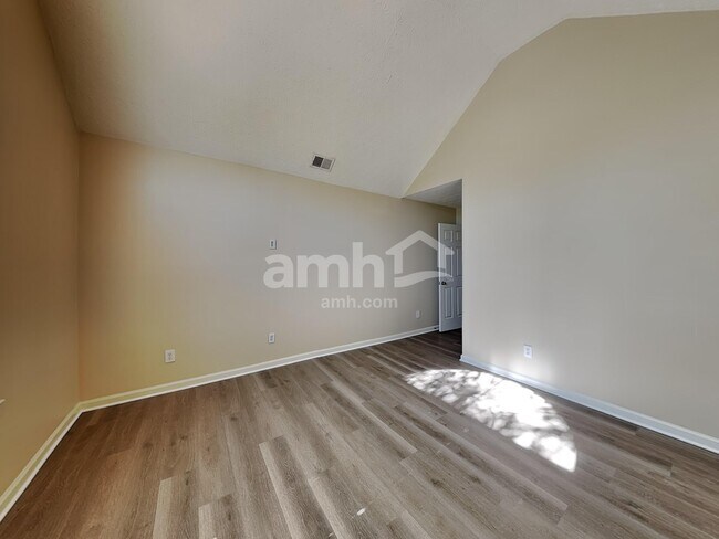 Building Photo - 705 Compton Ln