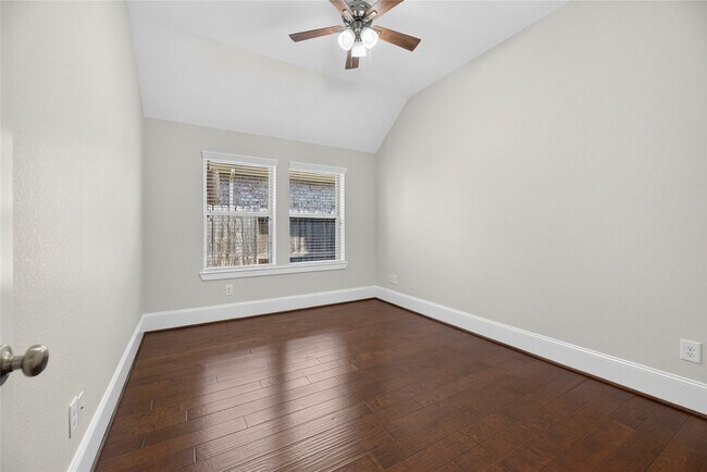 Building Photo - 10510 Trinity Springs Dr