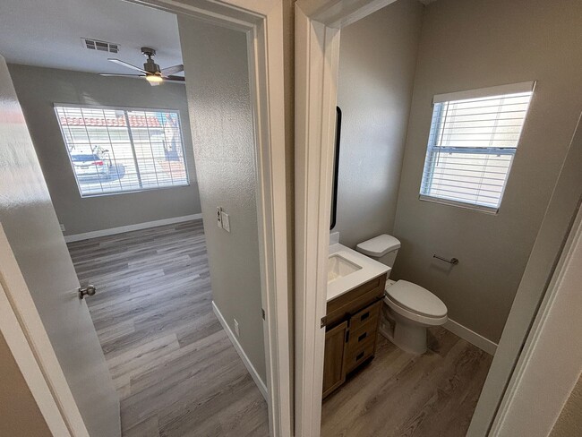 Building Photo - Beautifully updated 2Bed/2Bath single-story home w/ 2-car garage in the desirable Northwest Las V...